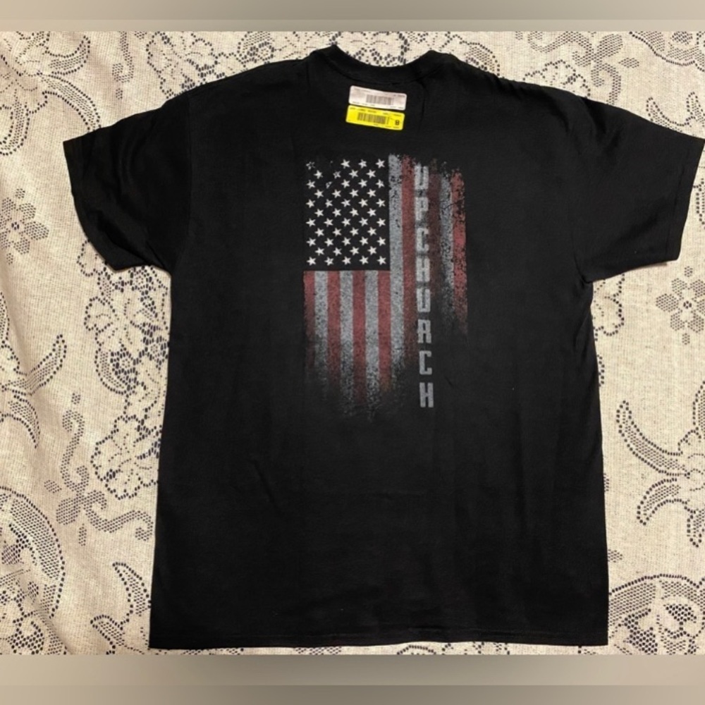 NEW - GILDAN LARGE BLACK TEE